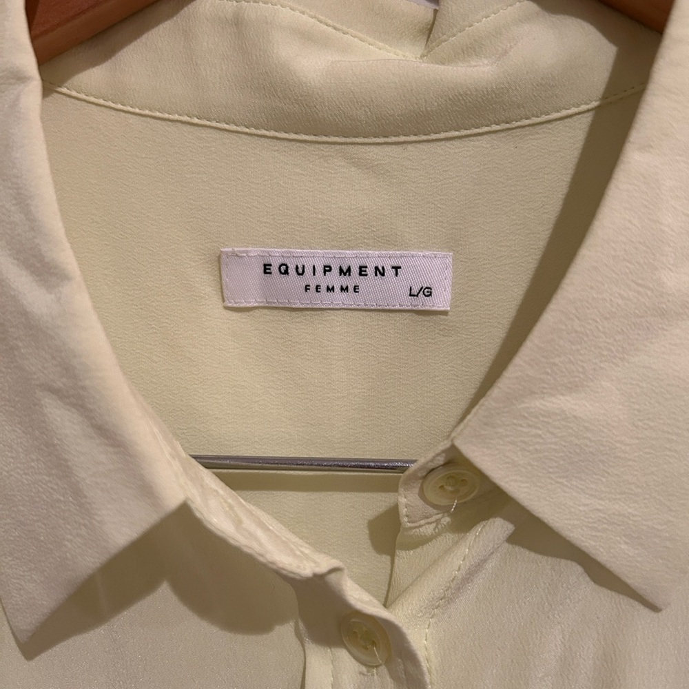 Equipment Light Yellow Slim Signature Sleeveless Shirt - Picture 2 of 7